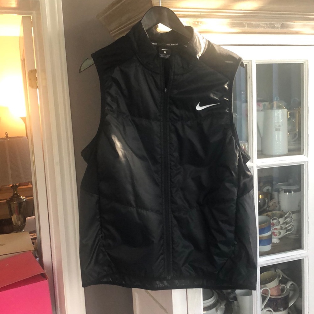 NWOT NIKE Running Black Lightweight Vest with Reflector on Back, L